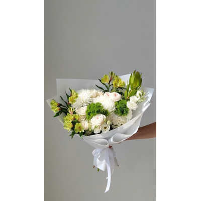 Букет цветов на 8 марта № 744