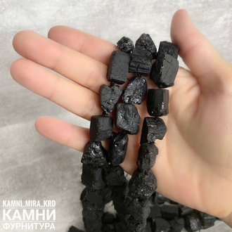 Турмалин шерл необработанные камни 11-19 мм, цена за нить 20 см