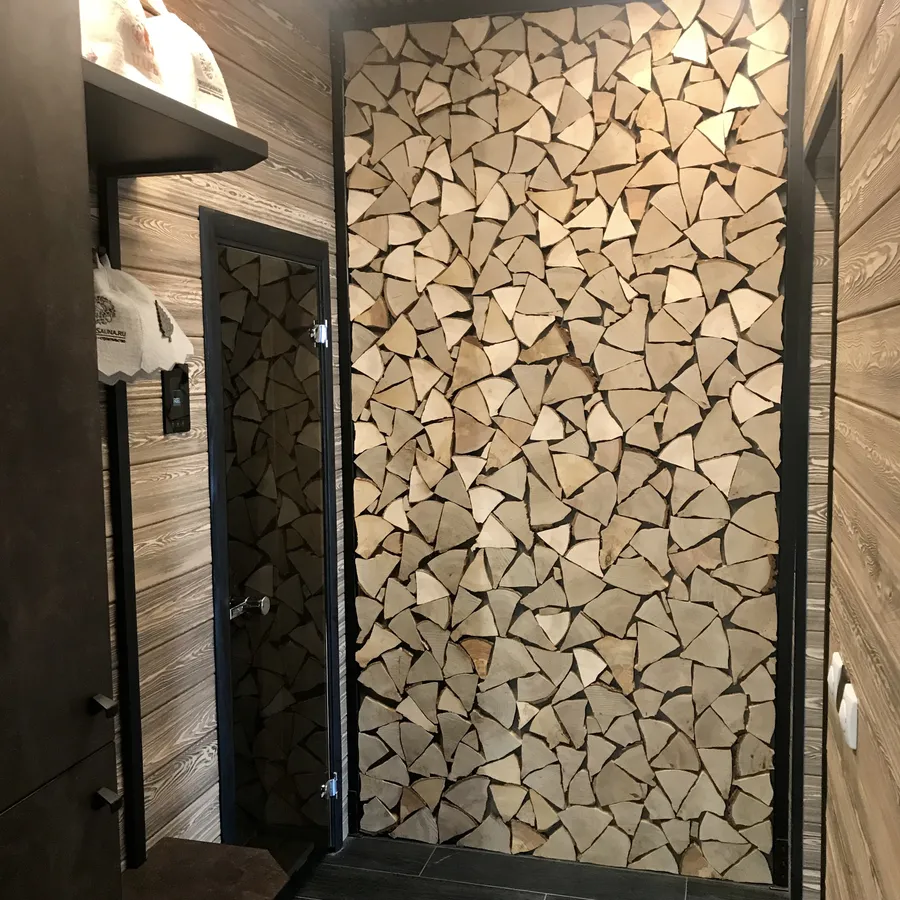 Имитация поленницы в сауне. Частный интерьер, г.Москва. Работа spilcenter.com