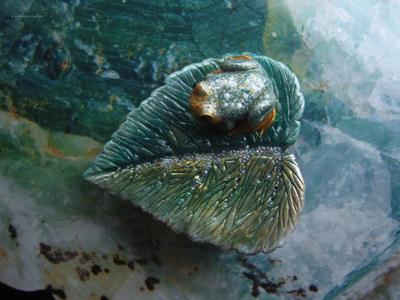 Брошь с лягушкой "Принцесса с окраин Ранней Осени"