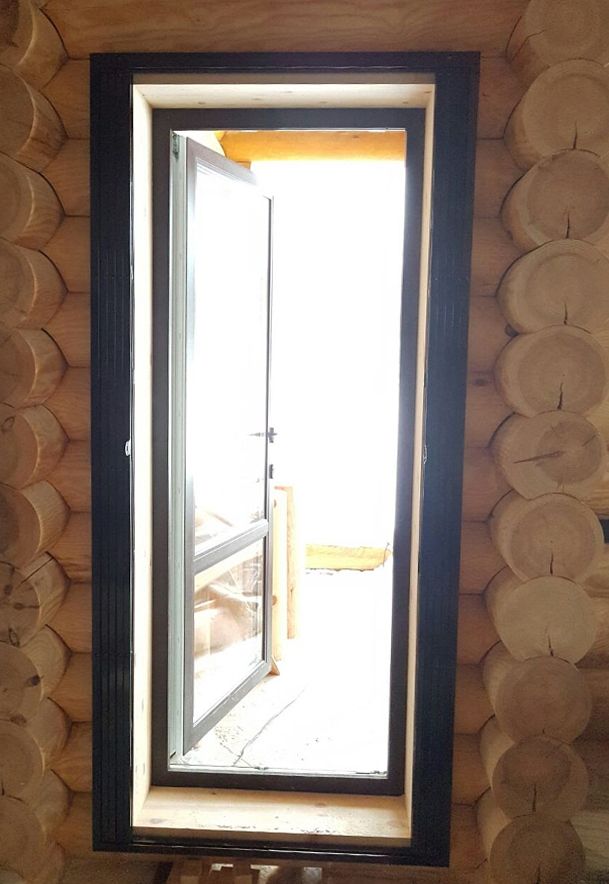 Внутренние раздвижные решетки на окна в дом из оцилиндрованного бревна 1