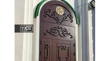 Дверь входная в храм святого преподобного сергия игумена радонежского. г. челябинск