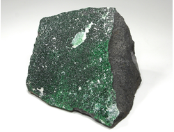 Уваровит кристаллы на породе, Урал (94*87*55 мм, 812 г) №25871