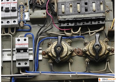 Заказать замену пакетника в щитке квартиры в Москве ИВАНМАСТЕР