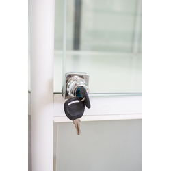 (TSV 18) Витрина пристенная шестигранная, стеклянная, со шкафчиком