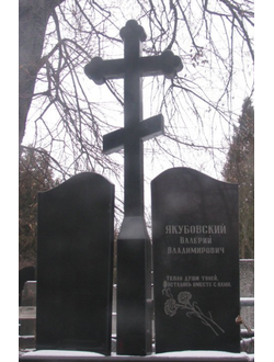 Фото памятника в виде креста для двоих в СПб