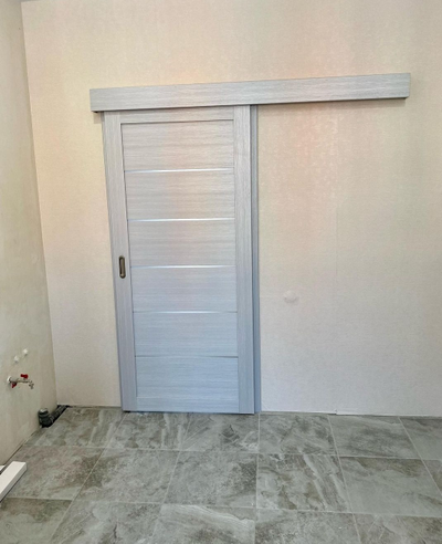 СДВИЖНАЯ ДВЕРЬ (КУПЕ)/ OPTIMA PORTE/ TURIN 506/ ДУБ СЕРЫЙ/ СТЕКЛО СВЕТЛОЕ САТИНАТ