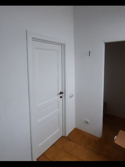 ЛАЙНДОР (УЛЬЯНОВСК)/ МОДЕЛЬ КАЛИНА-К/ НАТУРАЛЬНЫЙ ШПОН ЯСЕНЯ/ ТОН 70 (ТЕКСТУРНАЯ БЕЛАЯ ЭМАЛЬ )