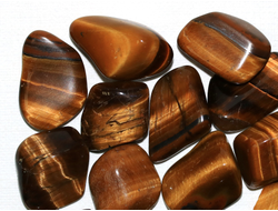 Тигровый глаз, галтовка в ассортименте, ЮАР (20-25 мм, 5-7 г) №8043