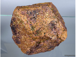 Альмандин (разн. гранат). Россия. 85*60*65г