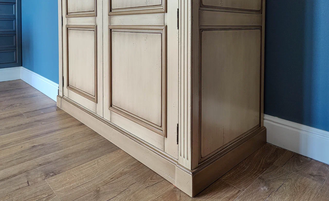 Шкаф для одежды с антресолью.