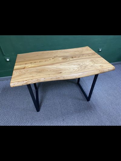 стол из слэба карагача натурального цвета