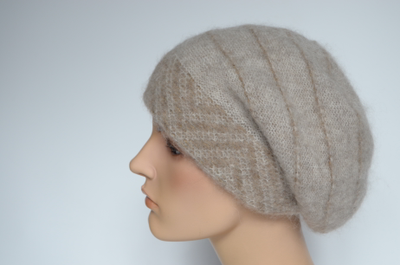 Бежевый теплый вязаный берет Vizio Италия 6476