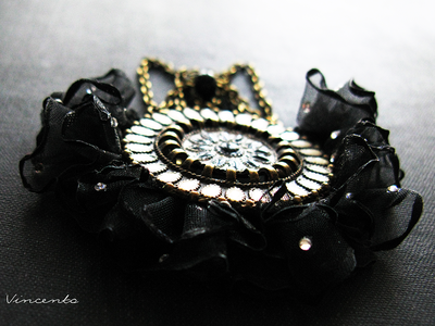 Тайна Галактики. Авторская брошь в готическом стиле