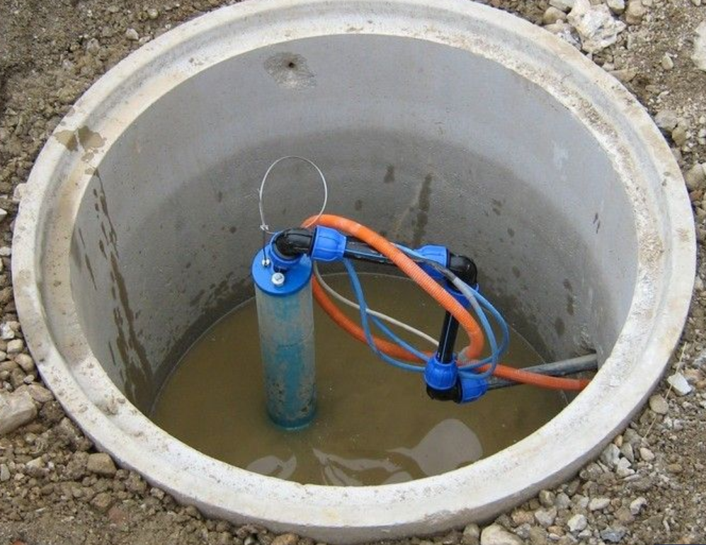 обустройство кессона для скважины. кессон под скважину. кессон под скважину. кессон под скважину. скважина на воду с кессоном.