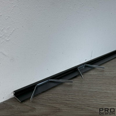 Щелевой плинтус PRO DESIGN MINI 7067  RAL 9005 черный