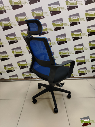 Кресло офисное Бит, черный пластик/синяя сетка/черная ткань