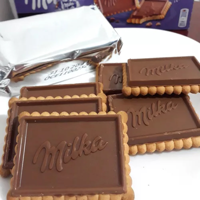 Европейское печенье с шоколадом Milka Choco Biscuits La Liga 150 гр.