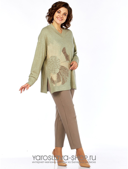 Модель: 3362.Женский костюм с трикотажным джемпером зеленого цвета и бежевыми брюками