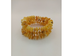 Браслет тройной на пружине из матового янтаря