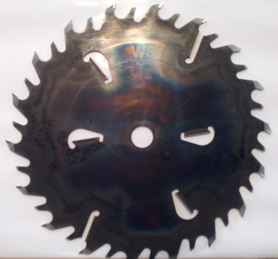 Пилы дисковые 600*50*18z+18+6 (3,8/6,0)WST с твердосплавными напайками и подрезными ножами