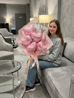 Букет из шаров с короной