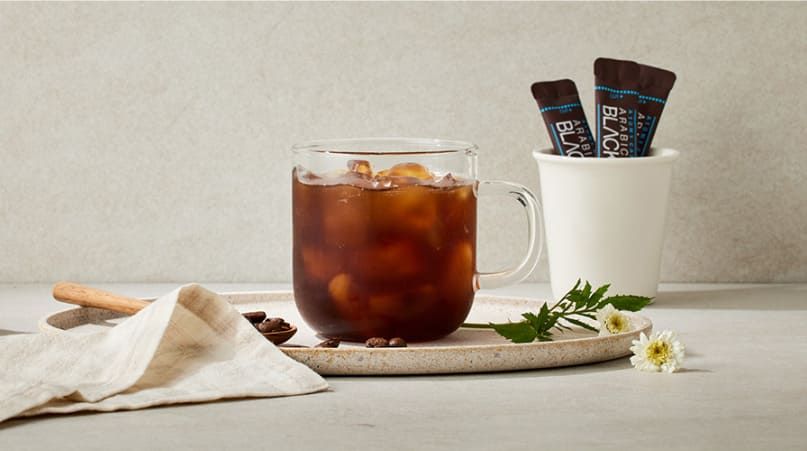 Чашка готового черного кофе Атоми Арабика