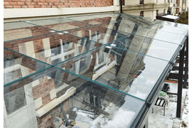 Стеклянные навесы и козырьки