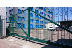 Откатные ворота из 2Д секций с установкой под ключ