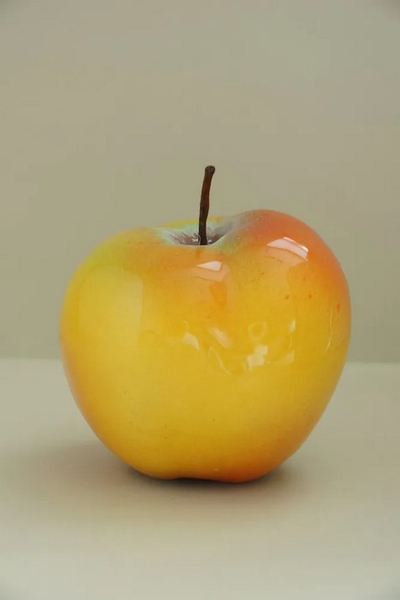 Румяное яблоко (жёлтое)