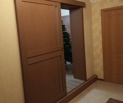 OPTIMA PORTE/ TURIN 523.221 ОРЕХ КЛАССИЧЕСКИЙ/ САТИН СВЕТЛОЕ. ПОЛОТНО ОСТЕКЛЕННОЕ