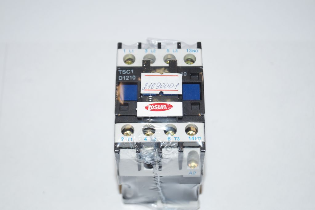 Контакторы и блоки управления - Контактор КМИ-11210 12А АС-3