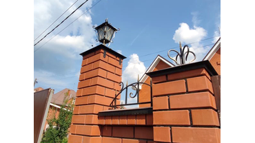 Кованые парапеты и фонари. Пос. Тарасовка