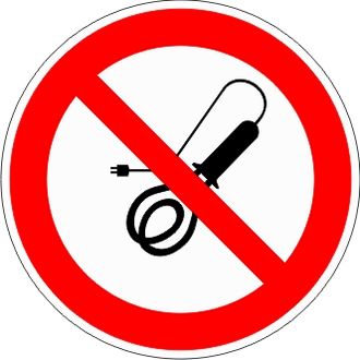 Знак P25 «Запрещается пользоваться электронагревательными приборами»