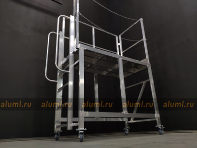 Лестница с площадкой ЛС-1300 вертикальная
