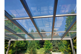 Стеклянный навес для авто