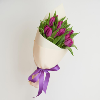 15 сиреневых тюльпанов