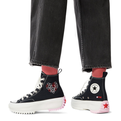 С чем носить Кеды Converse Run Star Hike black with heart embroidery черные высокие