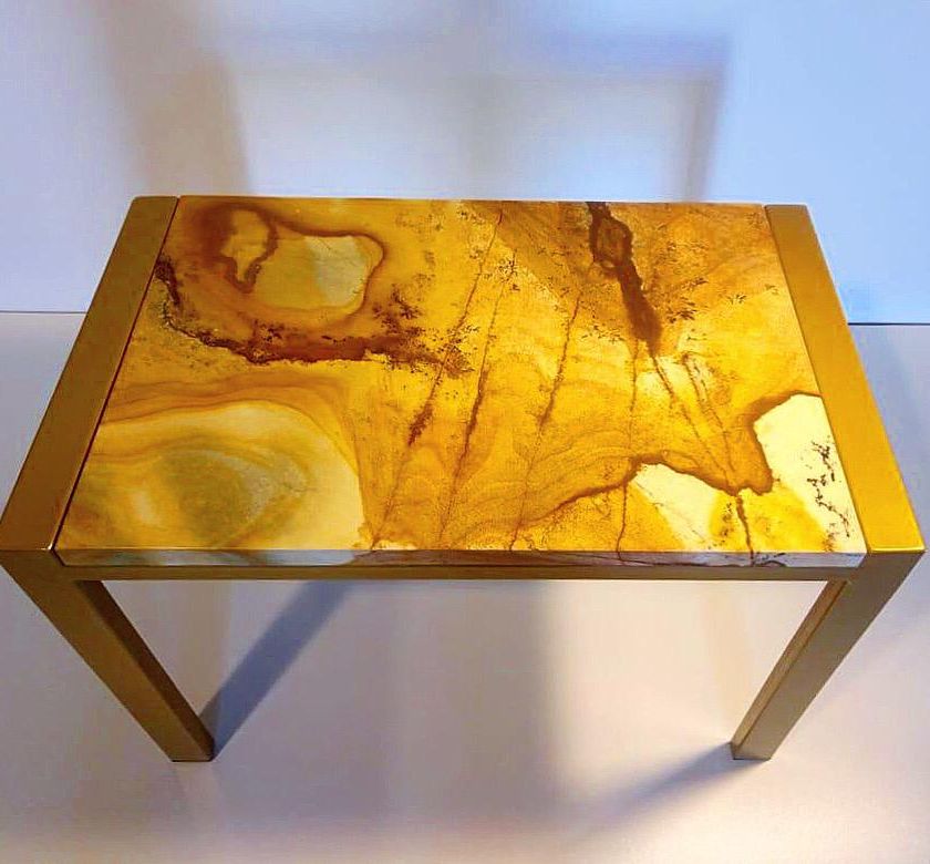 Журнальный столик из кварцита Stone Wood