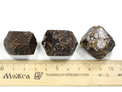 Гранат Альмандин кристалл в ассортименте, Россия, Кольский п-ов, Тахлинтуайв гора (30-32 мм, 45-50 г) №26356