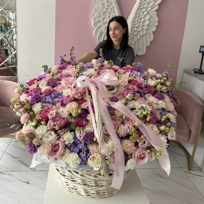 ОГРОМНАЯ КОРЗИНА С ЦВЕТАМИ №33