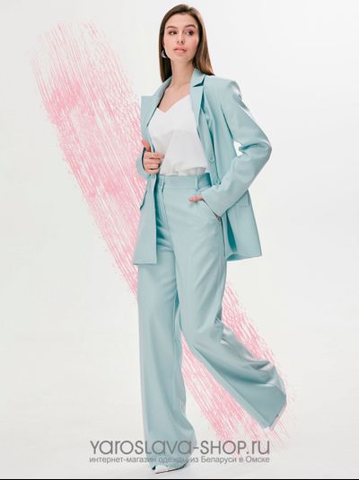 Двухпредметный костюм нежно-голубого цвета