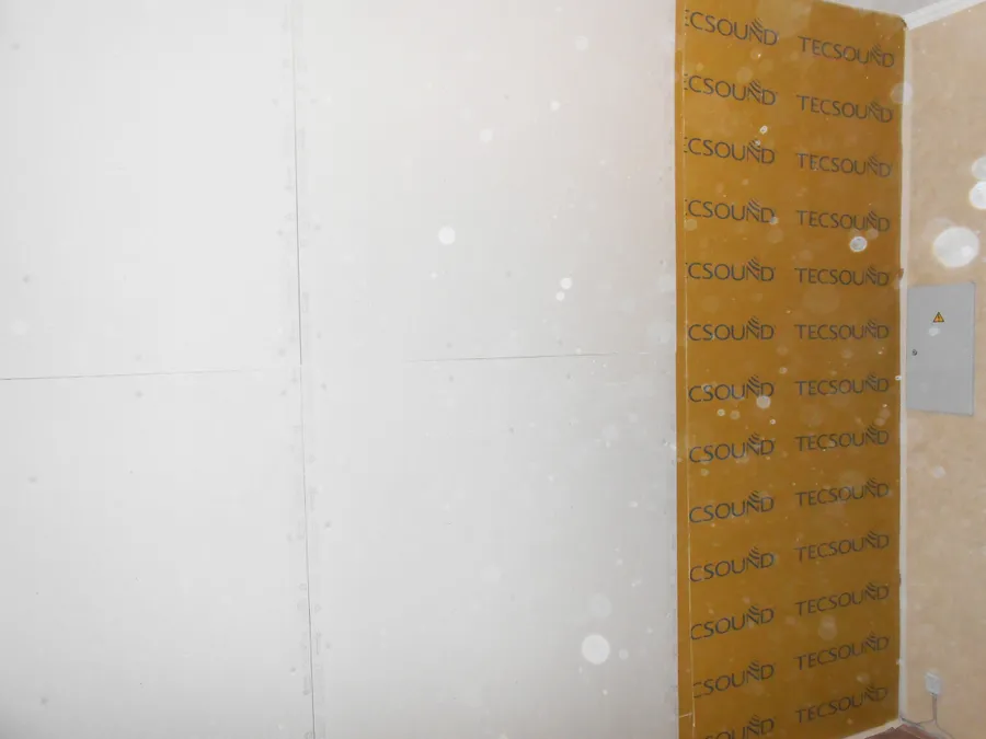 Крепление ГКЛ "поверх" мембраны с помощью полимерных звукоизоляционных "дюбель-гвоздей"