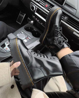 Dr. Martens Jadon Smooth