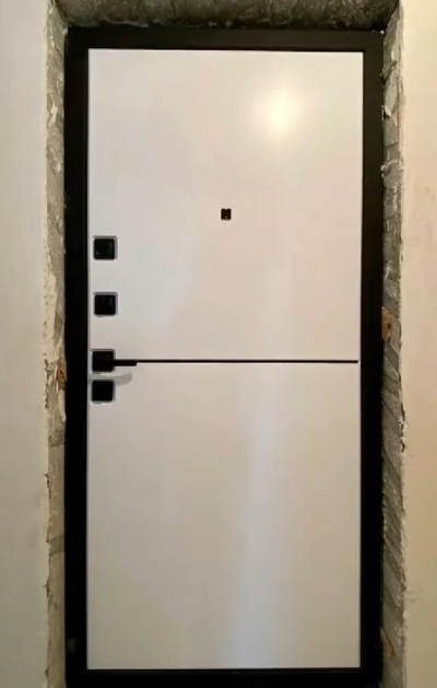 ЙОШКАР-ОЛА. АНТАРЕС. СТАЛЬ 2 мм. МАНЧЕСТЕР (ТРЕХКОНТУРНАЯ). БЕТОН СВЕТЛЫЙ/ БЕЛЫЙ МАТОВЫЙ с ЧЕРНЫМ МОЛДИНГОМ. ПОВЫШЕННАЯ ТЕПЛО- И ЗВУКОИЗОЛЯЦИЯ.