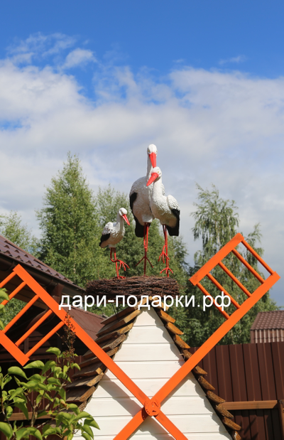 Аисты в гнезде Влюбленная пара (Аист-80см, аист-115см ) полистоун Аист - является символом новой жизни. Согласно русским народным поверьям, аист - птица, приносящая счастье в Ваш дом. Также аист покровительствует рождению детей.