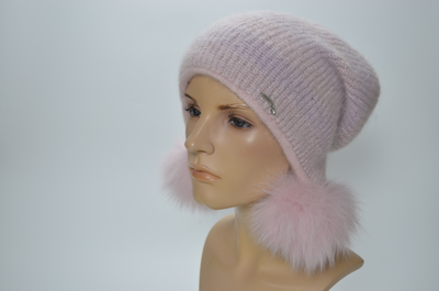 Итальянская шапка с помпонами