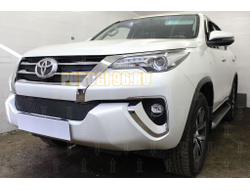 Защита радиатора Toyota Fortuner 2015- (6 частей) black верх PREMIUM