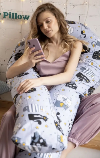 Подушка с ластовицей на молнии форма U размер 340 х 35 см с искусственным пухом + наволочка на молнии поплин Коты на сером