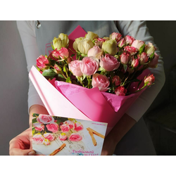 7 веток кустовой голландской розы